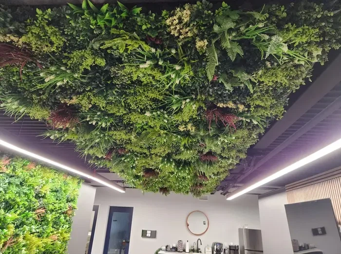artificial-hanging-ceiling-plant-panel-office